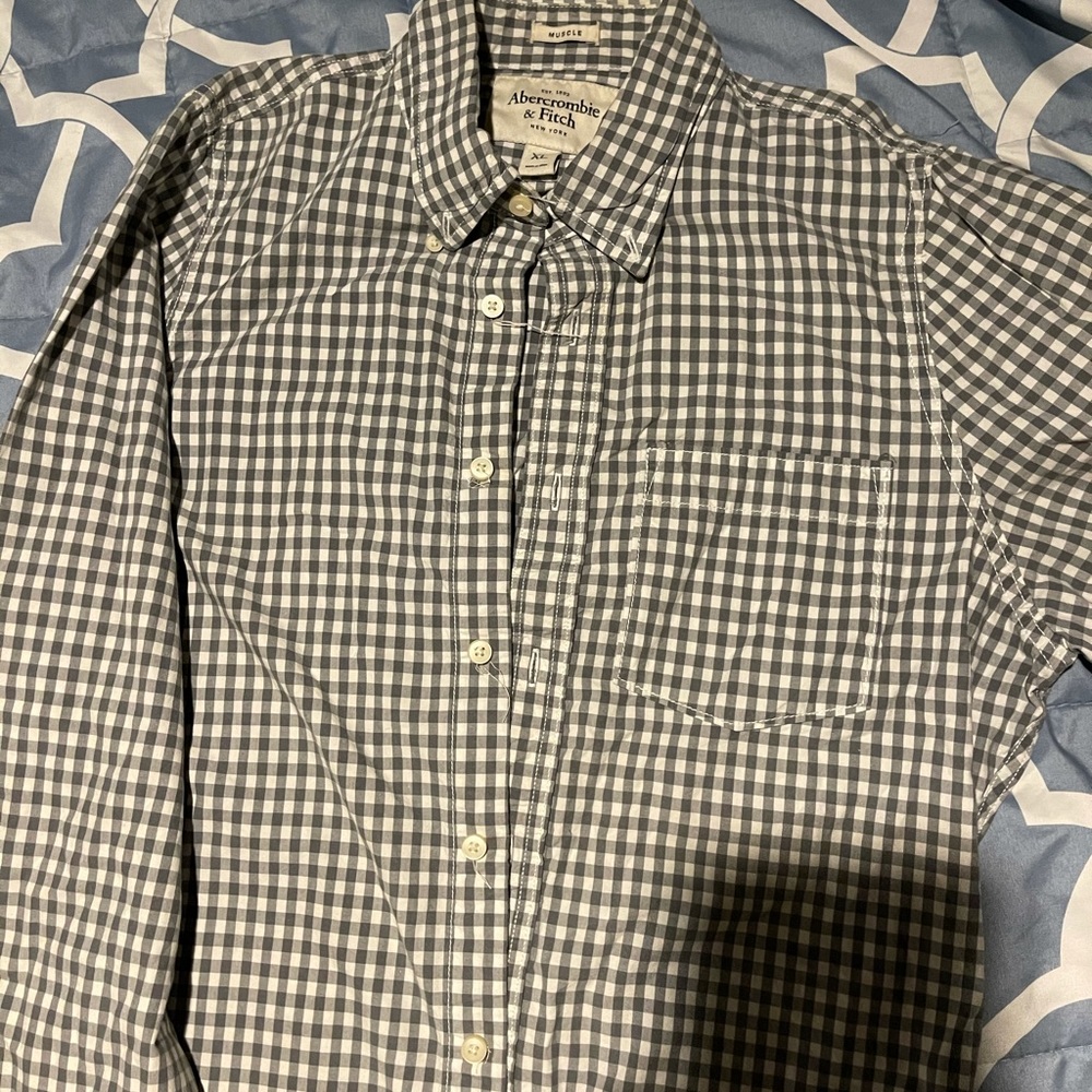 Abercrombie Fitch Thicker material Button up. Size XL